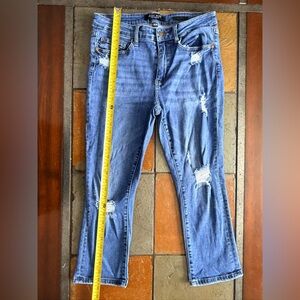 Judy blue Los Angelo’s 11/30 distressed holes straight leg JB78100 preppy Lagon